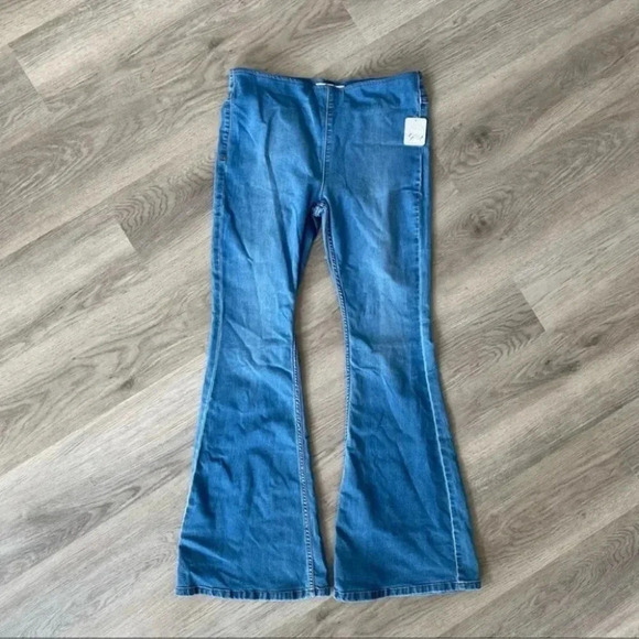NWT Free People Penny Pull On Flare Jeans Stretch Mid Rise We The Free Blue - Picture 11 of 16